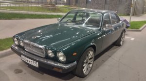 Ретро автомобиль Ягуар