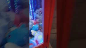 разорил автомат с игрушками