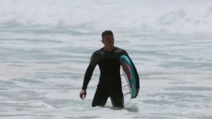 "Инструктор по сёрфингу"