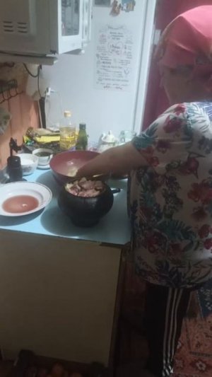 Картошка в чугунке.