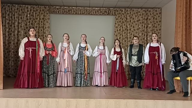 Ансамбль народной песни Веснушки старший состав.номер 2