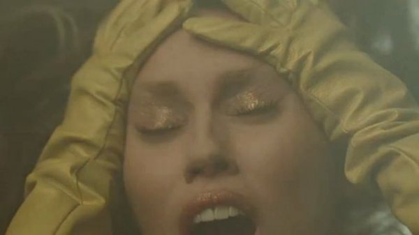 Miley Cyrus - Pretend You're God