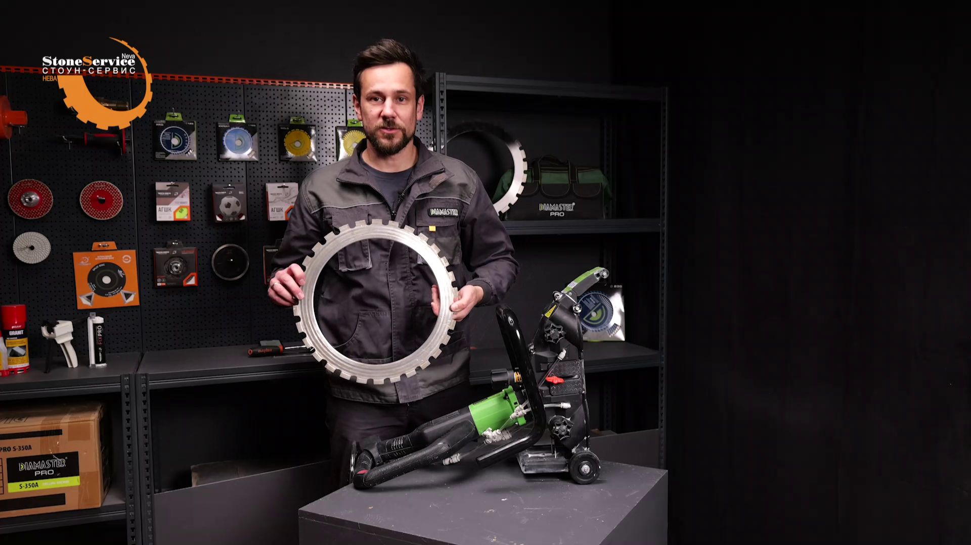 Как заменить режущий диск на кольцерезе по бетону Diamaster TITAN-400 смотреть онлайн
