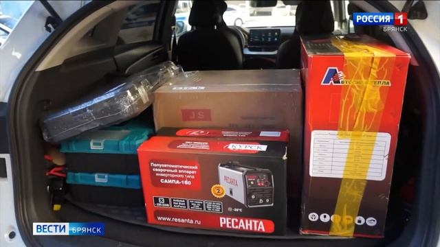 ГТРК Брянск. Сотрудники ГАИ УМВД России по Брянской области передали гуманитарный груз бойцам на СВО смотреть онлайн