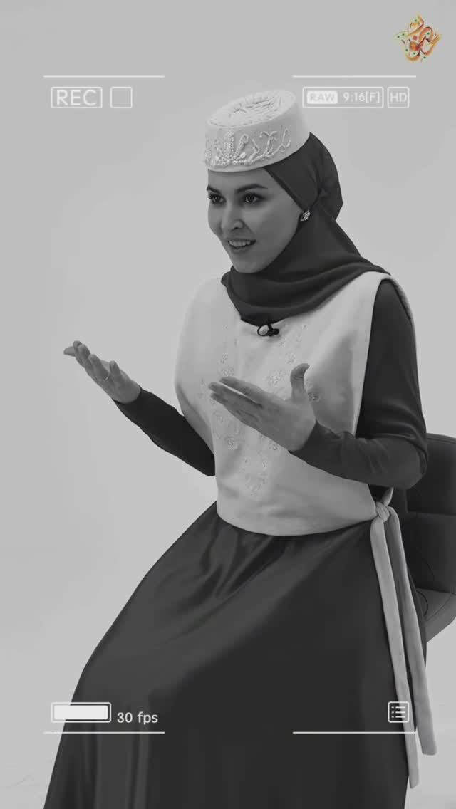 Один вопрос— две реальности: ответы девушек в платке и без. Контраст шокирует. смотреть онлайн