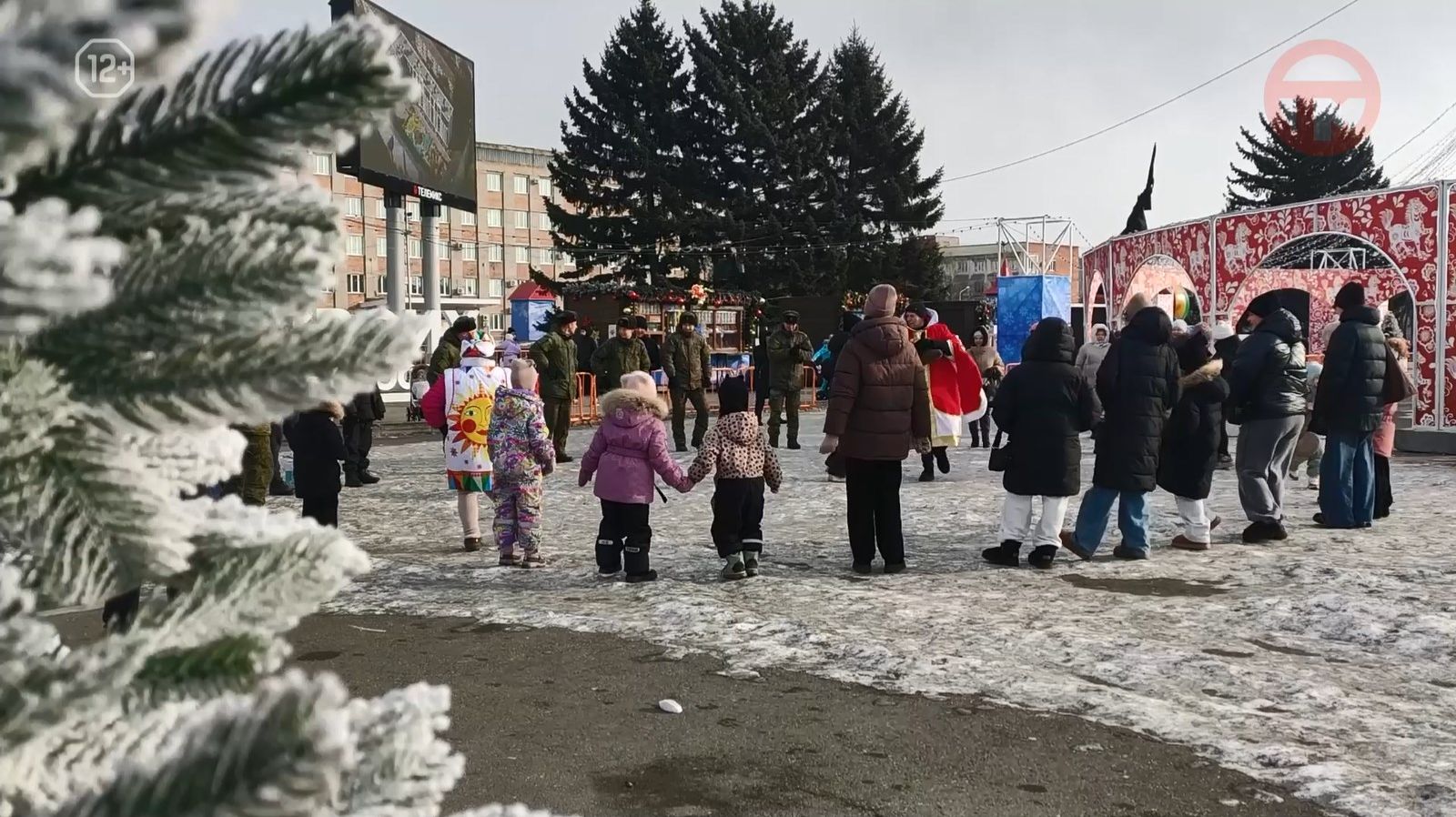 🎄 Почти 6,5 тысяч уссурийцев приняли участие в новогодних праздниках смотреть онлайн