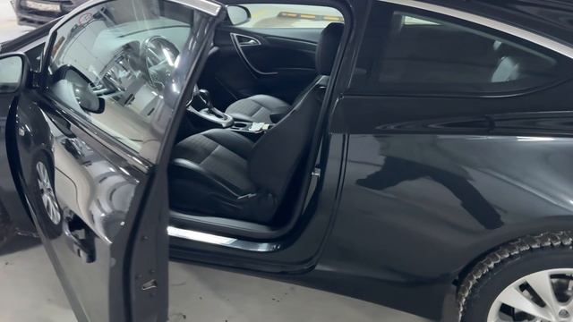 Opel Astra GTC 1.4 AT, 2012, 113 936 KM смотреть онлайн