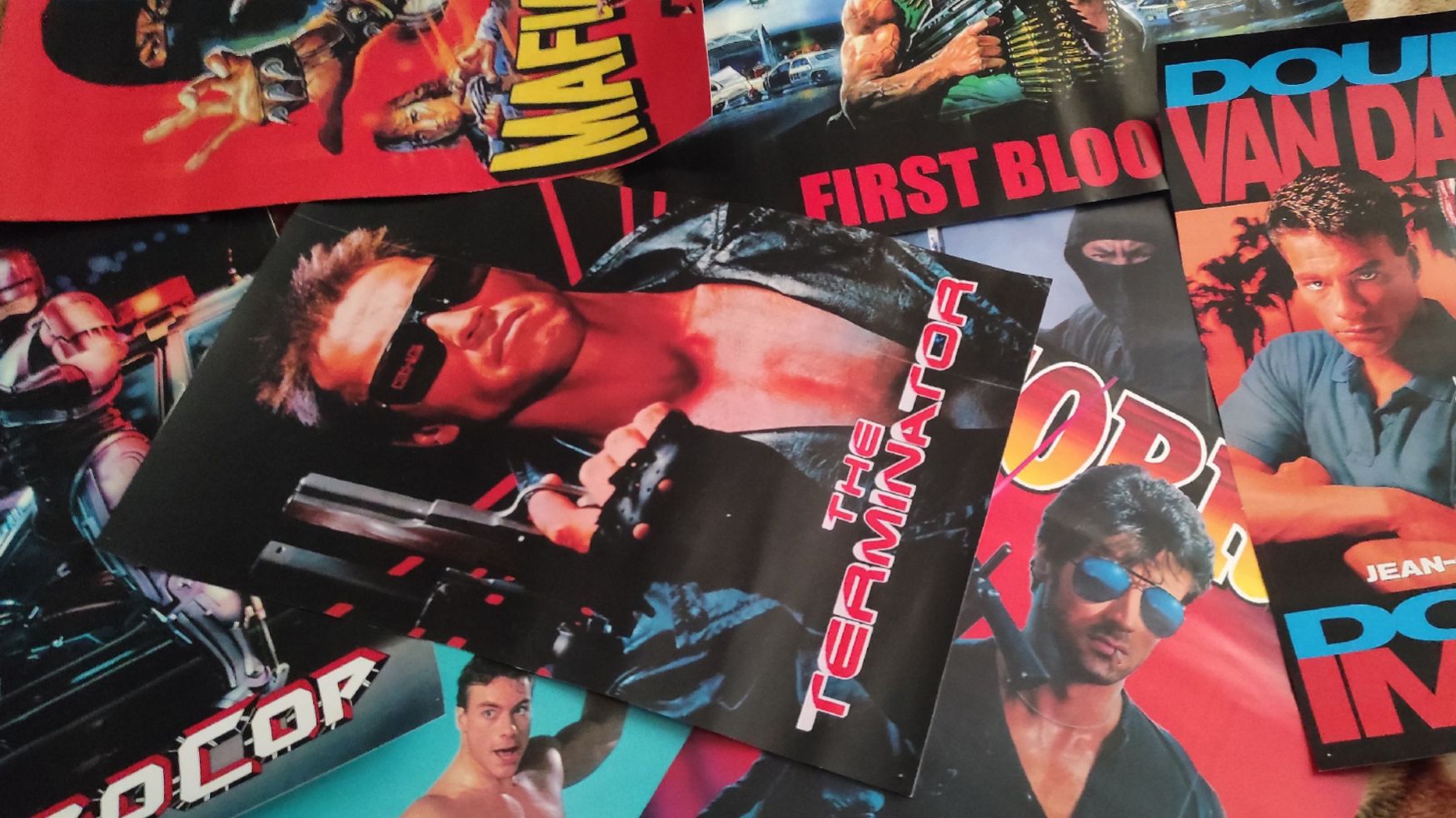 Плакаты с героями боевиков 90х I Саша Попуар смотреть онлайн