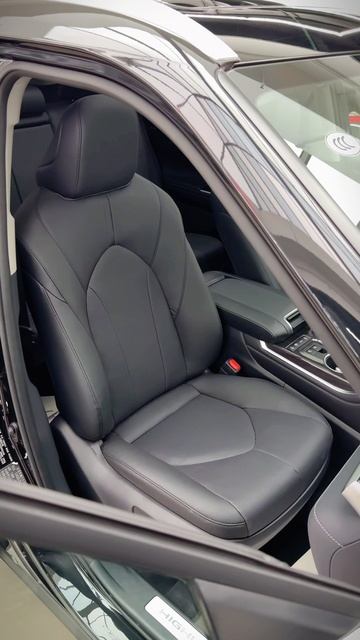 В продаже Toyota Highlander / Подробнее о комплектации на нашем канале или в телеграм-каталоге смотреть онлайн