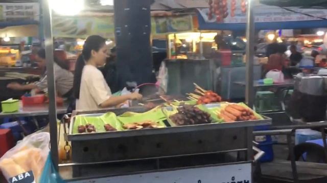 Невероятный рынок уличной еды Камбоджи прогулка деревня против города смотреть онлайн