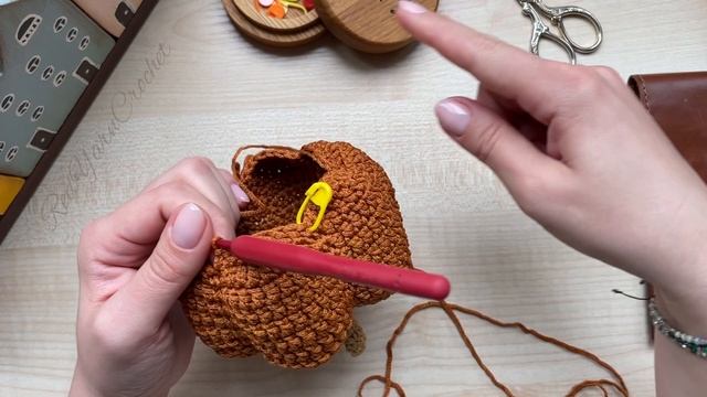 МК «Тыква с листиком крючком»