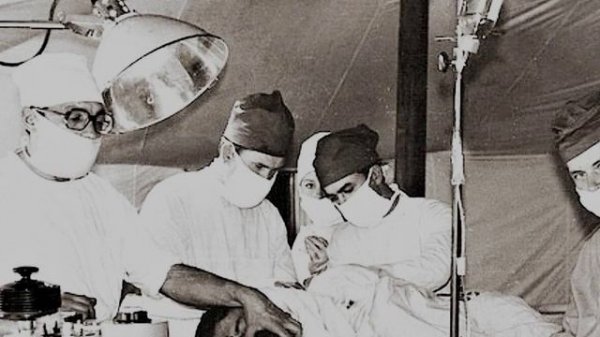 Полевые хирурги