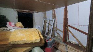 Алексей установил окно на втором этаже а я помогаю/Ремонт на втором этаже.09.01.26