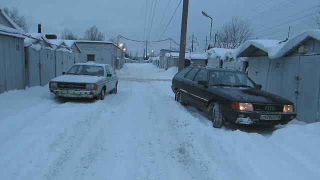 Audi 100 C2 Coupe 1978 г. В снегах гаражных.