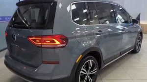 Внешний обзор автомобиля VW Touran L 2021