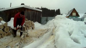 ПИЛЮ ДРОВА В ДЕРЕВНЕ. БЕНЗОПИЛА ШТИЛЬ