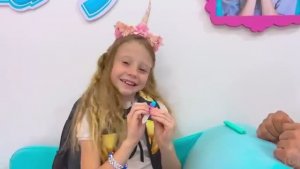 старается подружиться с одноклассниками