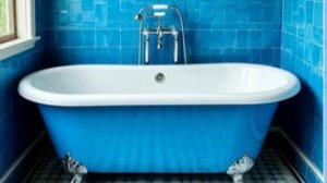 Специальный пластиковый  бордюр для ванной.