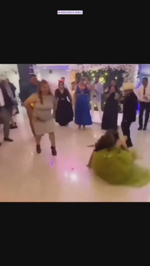 Что же они такие неловкие😂😂😂