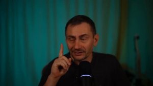 Уᴋᴩᴀинᴀ ᴨᴩᴏдᴀнᴀ ɜᴀ дʙᴇ ᴋᴏᴨᴇйᴋи. ʙ Иᴩᴀнᴇ ᴄᴋᴏᴩᴏ будᴇᴛ ʙᴏйнᴀ