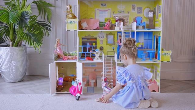 Деревянный кукольный домик "Лира", с мебелью смотреть онлайн