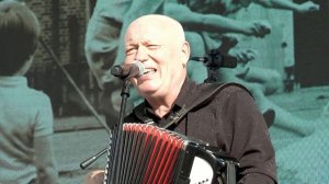 Эта песня давно стала популярной в России и в Беларуси!