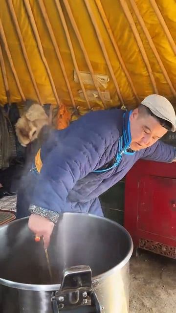 Сегодня буду варить холодец с разными приправами и остаток доем с отменным соусом :)