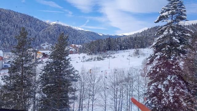 Архыз горнолыжка, спуск на подъемнике с млечного пути на подьемнике 7ч 2026 смотреть онлайн