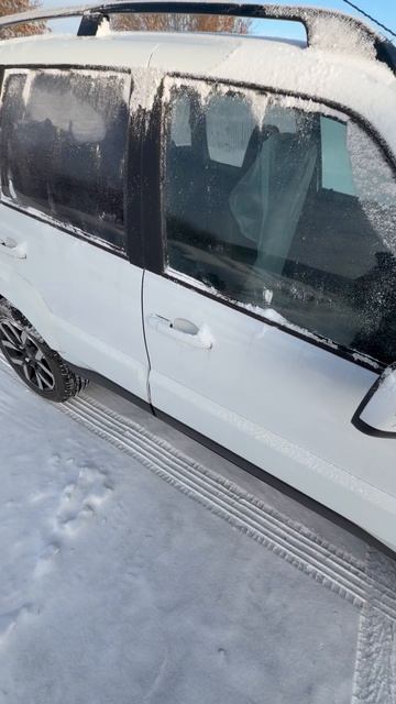 2025 LADA NIVA TRAVEL смотреть онлайн