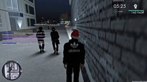 убегают че то