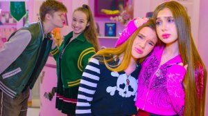 ЧЕРЛИДЕРШИ УВЕЛА ПАРНЯ МОЕЙ ПОДРУГИ 💔🔥