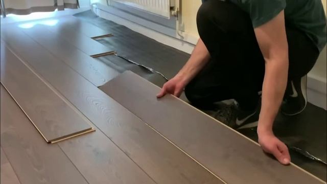 Показываем, как положить ламинат своими руками? смотреть онлайн