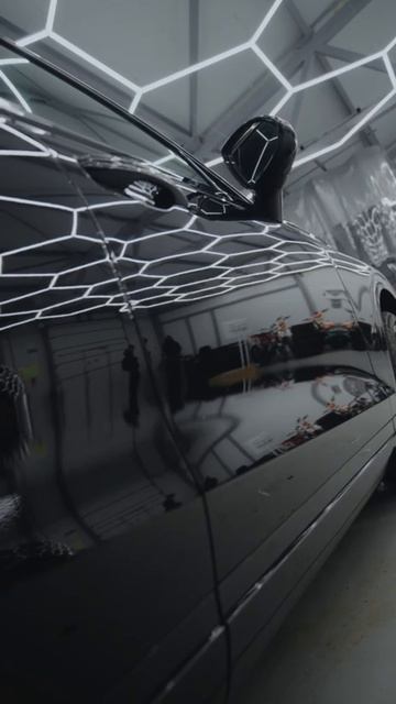 Genesis GV70 – сатиновый полиуретан