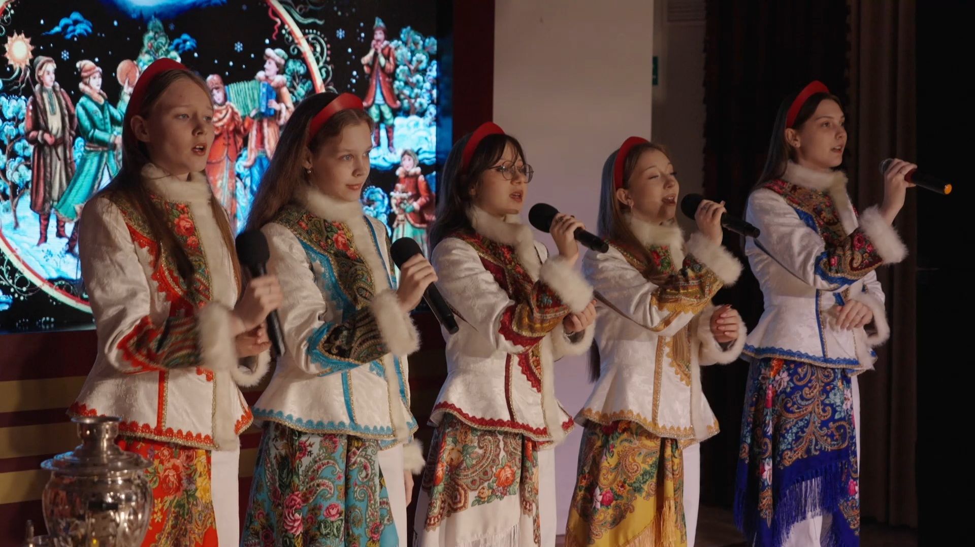 «Святки да колядки»: как в Лангепасе колядовали и вспоминали детство смотреть онлайн