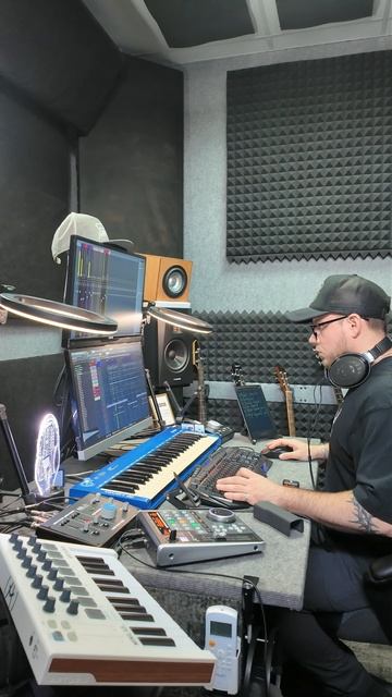 Harry Gold - Berlin (free beat)