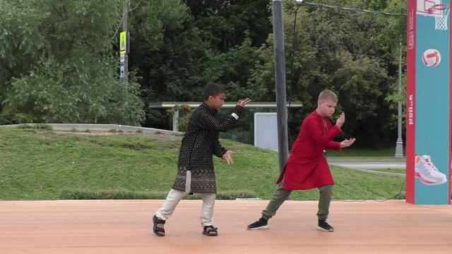 Дил Чори Сада Хо Гая | Пенджаби Бхангра | Детский клуб ТАРАНГ | День флага | Москва | Россия смотреть онлайн
