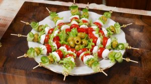 Канапе Капрезе — быстрая и эффектная закуска за 5 минут! Цыганка готовит.