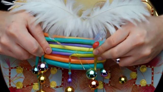 dreamina-2025-12-03-4071-Круглые объекты вращаются по часовой стр...