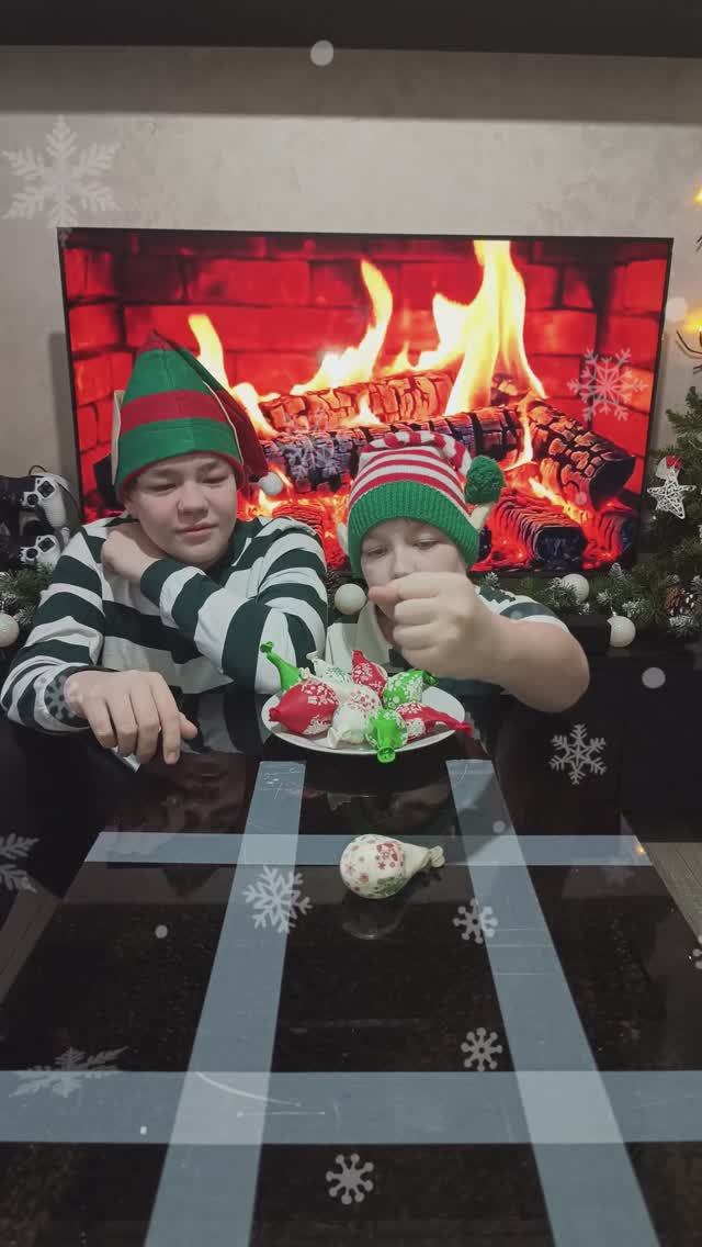 Надувные крестики-нолики. Кто соберёт линию первым?