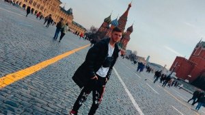 пинал и улетела