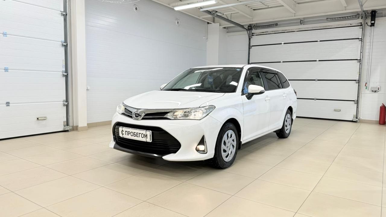 Toyota Corolla Fielder, 2018 год смотреть онлайн