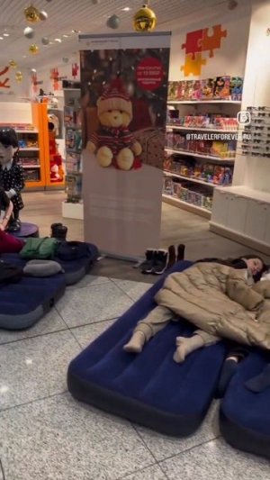Как Аэрофлот разводит пассажиров - вместо отеля надувной матрас