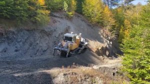 Снос оползня с помощью бульдозера LIEBHERR 746