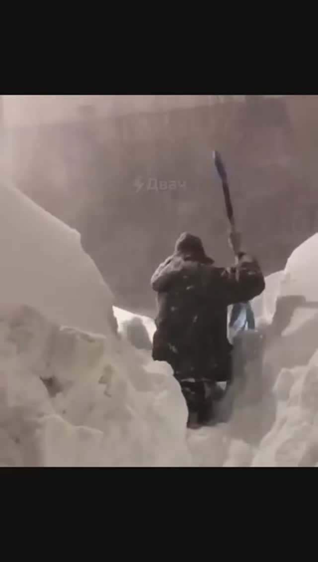 Москвичи, вы что-то там на снегопад жаловались? Вэлкам на Камчатку! (см. закреп 😯) смотреть онлайн