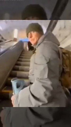 Позывной "Электроник." Пришёл к Неизвестному Солдату отдать дань.