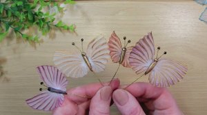 2 Идеи из гофрированного банта. Брошь и бабочки своими руками.