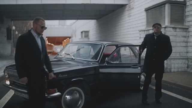 Не ради денег - Само смотреть онлайн