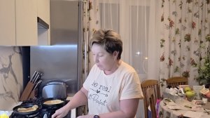 завтрак -блины на воде..