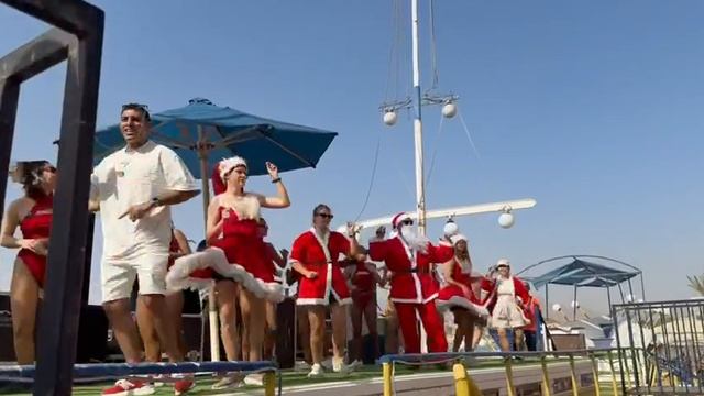 Новогодняя дискотека в Египте смотреть онлайн