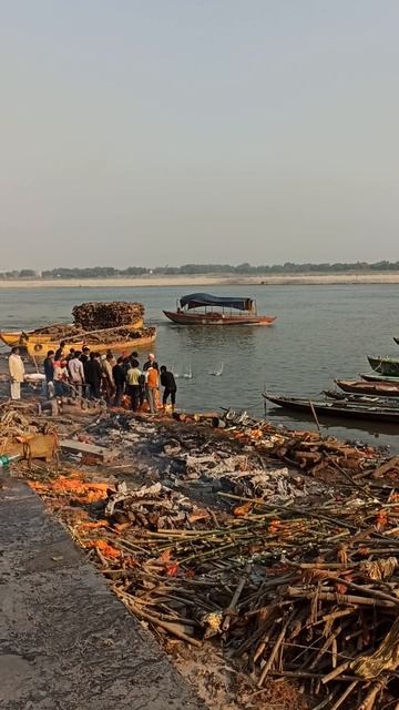 Кремация на берегу реки смотреть онлайн